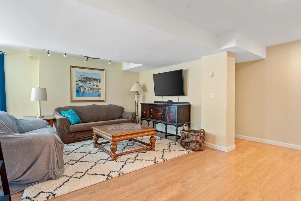 91 Seaverns Bridge Road Amherst NH 03031