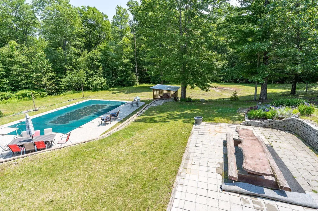 91 Seaverns Bridge Road Amherst NH 03031