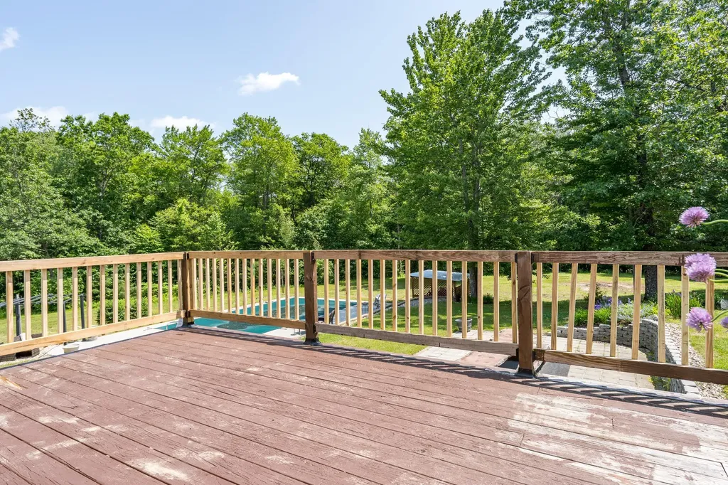 91 Seaverns Bridge Road Amherst NH 03031