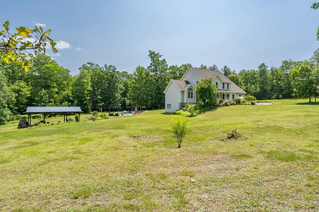 91 Seaverns Bridge Road Amherst NH 03031