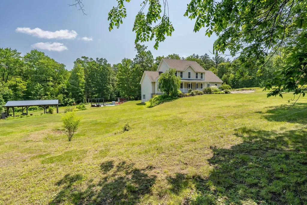 91 Seaverns Bridge Road Amherst NH 03031