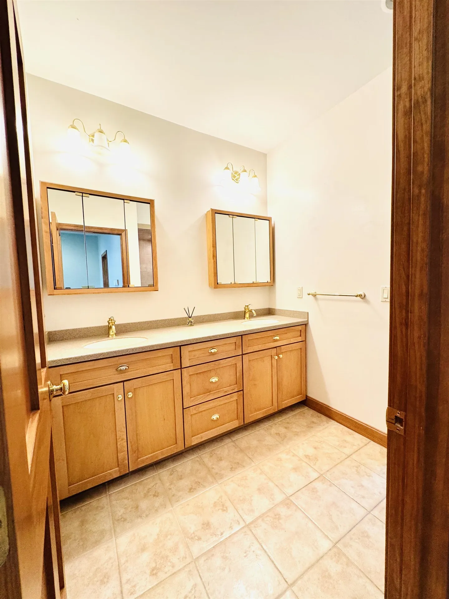 1 Jenny Dickey Hill Road Derry NH 03038