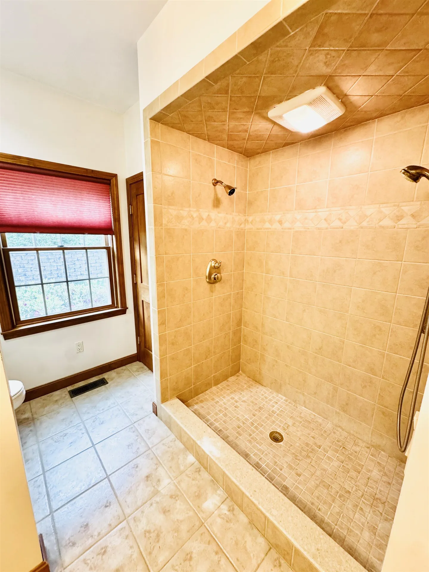 1 Jenny Dickey Hill Road Derry NH 03038