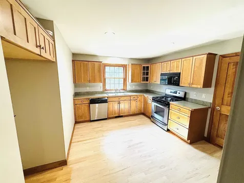 1 Jenny Dickey Hill Road Derry NH 03038