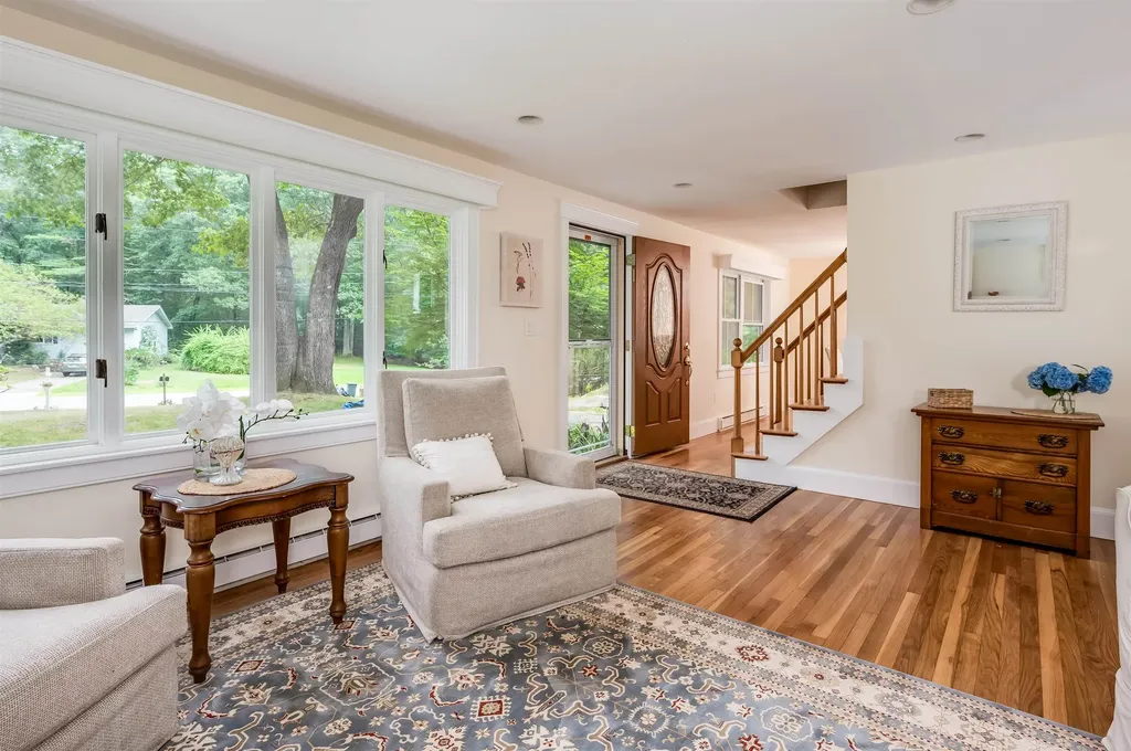 8 Woodridge Road Durham NH 03824