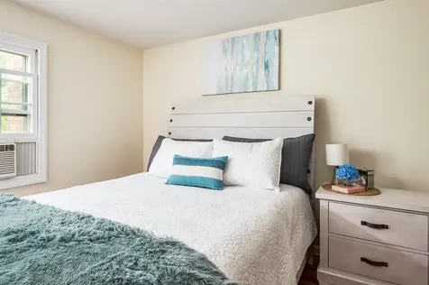 8 Woodridge Road Durham NH 03824