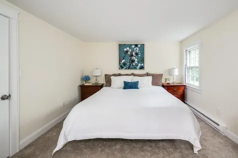 8 Woodridge Road Durham NH 03824
