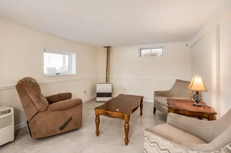 8 Woodridge Road Durham NH 03824