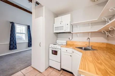 8 Woodridge Road Durham NH 03824