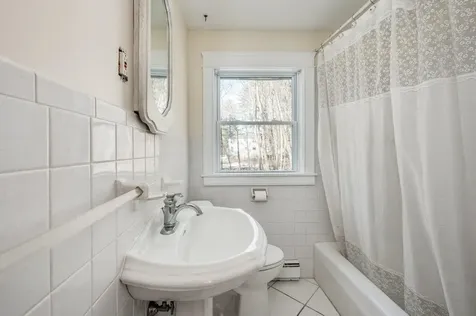 8 Woodridge Road Durham NH 03824