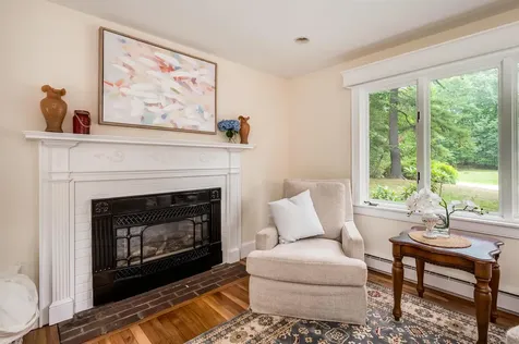 8 Woodridge Road Durham NH 03824