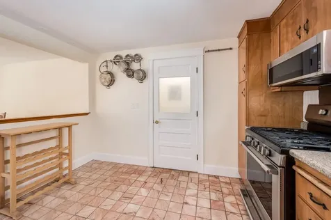 8 Woodridge Road Durham NH 03824