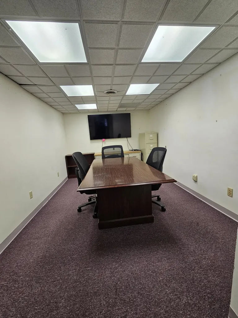 12 Parmenter Road Londonderry NH 03053