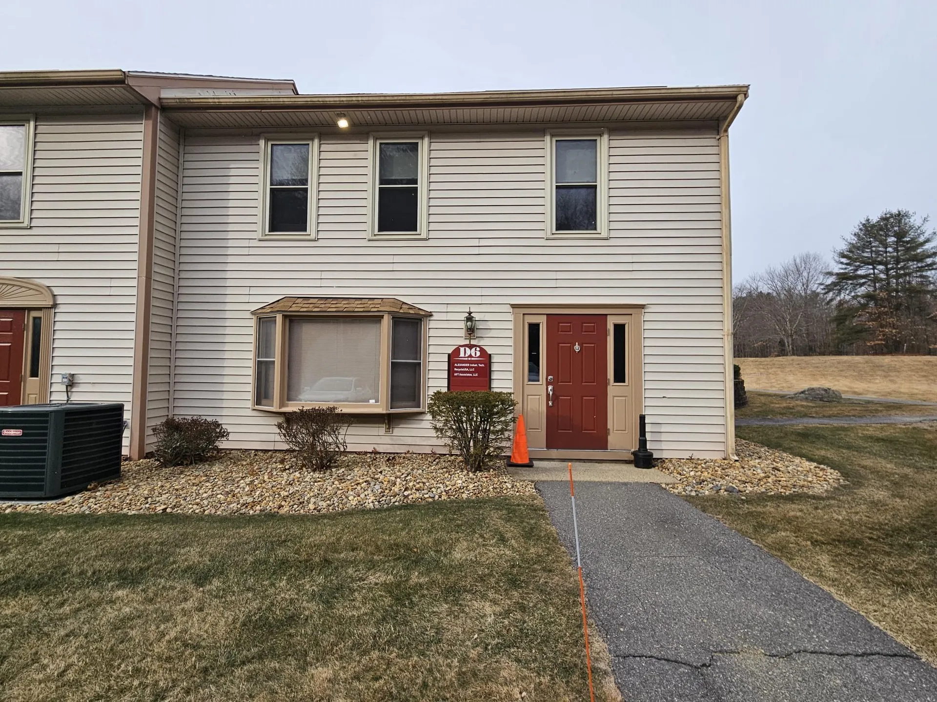 12 Parmenter Road Londonderry NH 03053