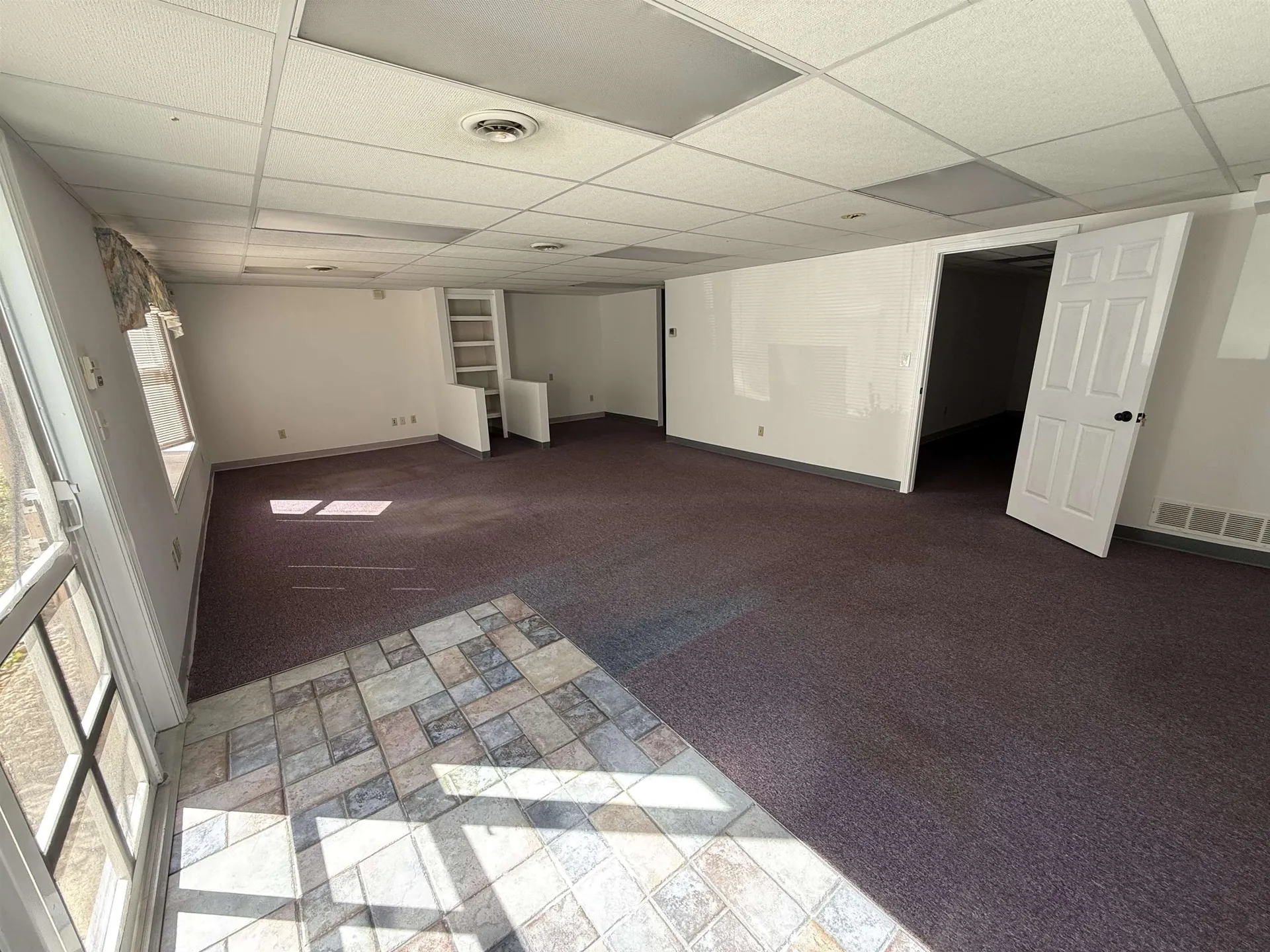 12 Parmenter Road Londonderry NH 03053