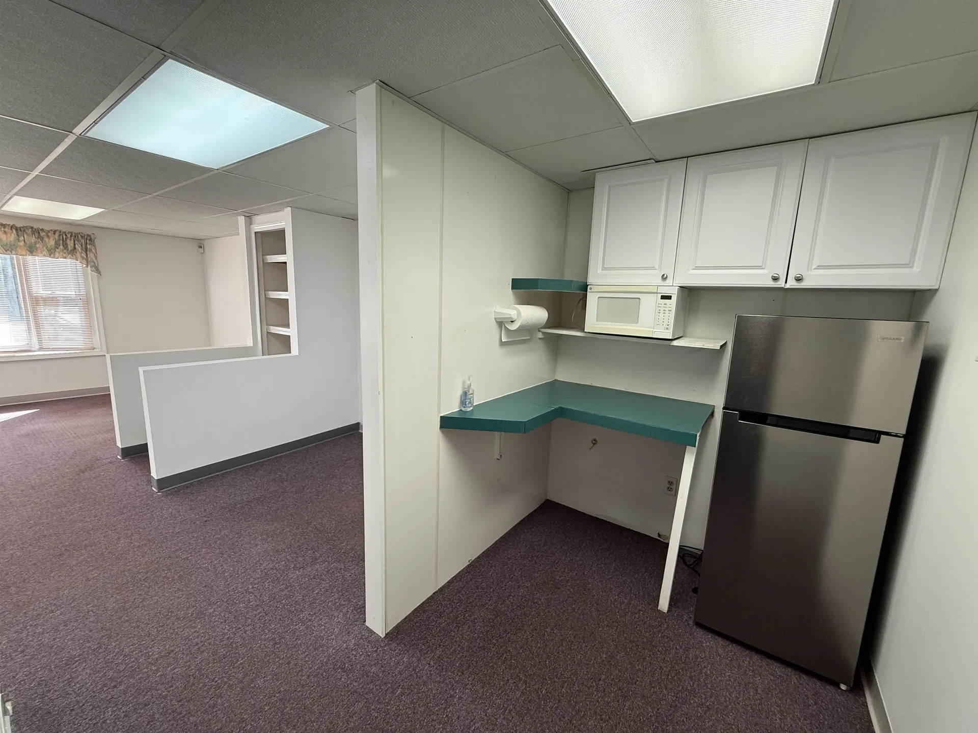 12 Parmenter Road Londonderry NH 03053