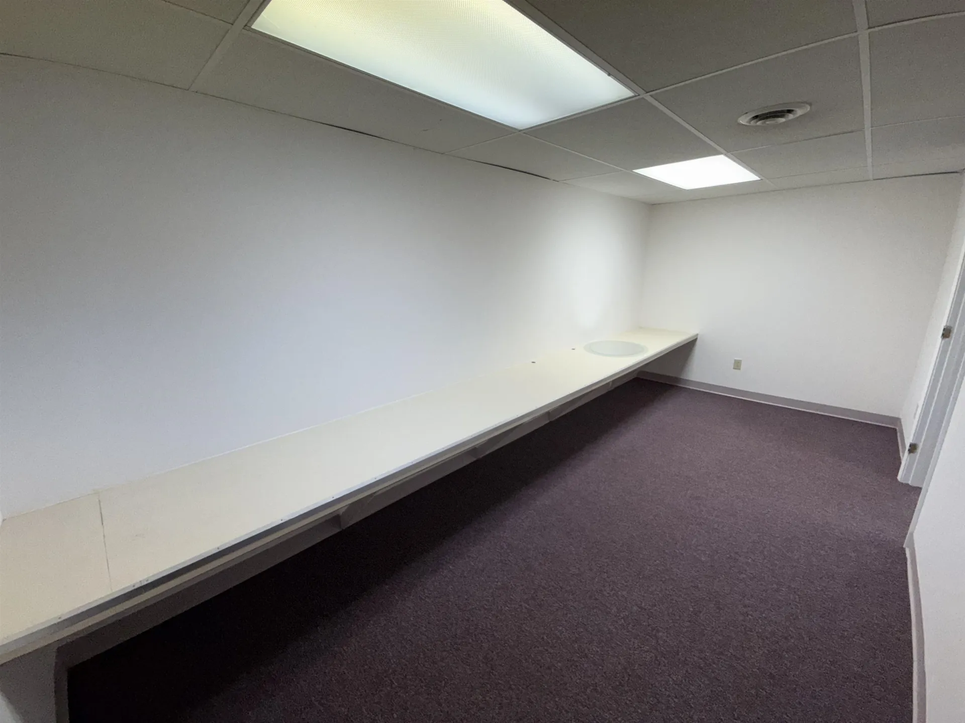 12 Parmenter Road Londonderry NH 03053