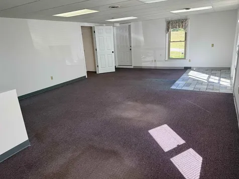 12 Parmenter Road Londonderry NH 03053