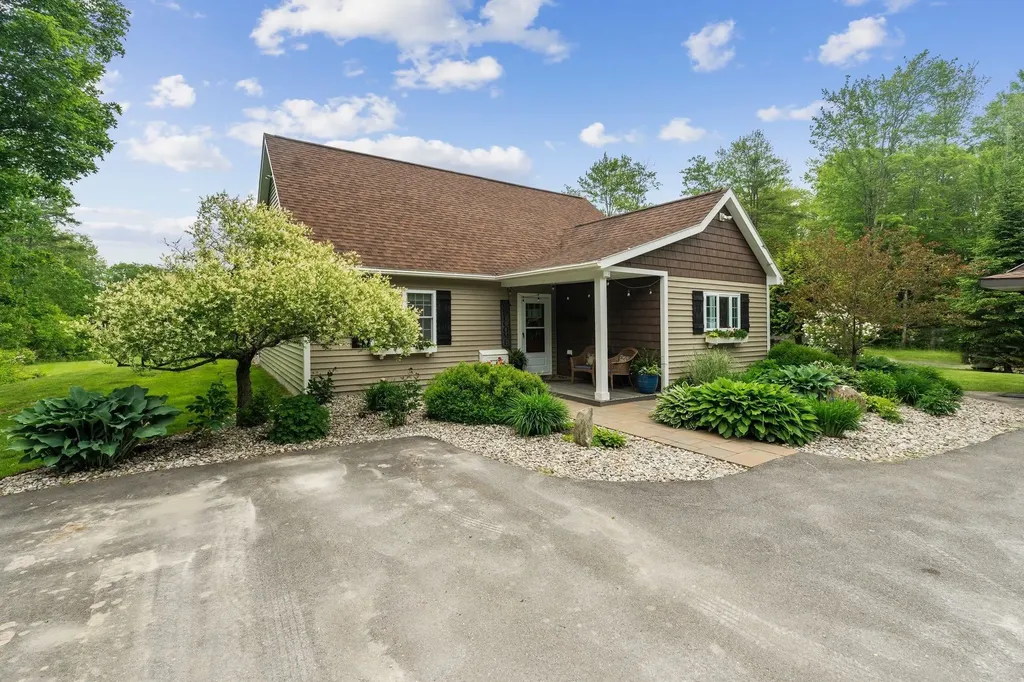 177 Barton Road Croydon NH 03773