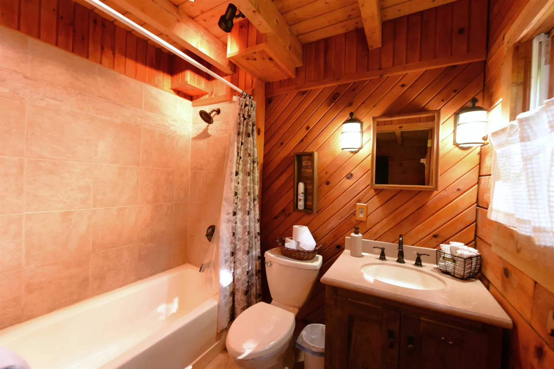 4 D Street Conway NH 03818