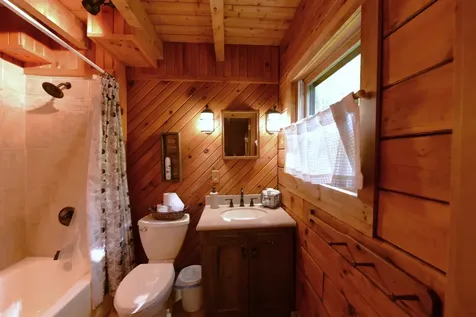 4 D Street Conway NH 03818