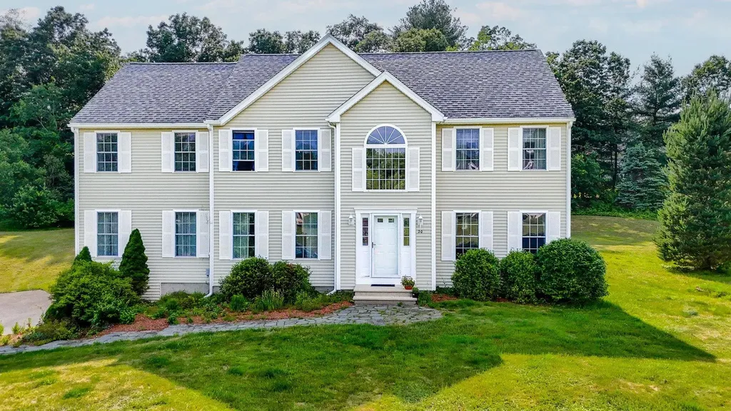 20 Hancock Lane Pelham NH 03076