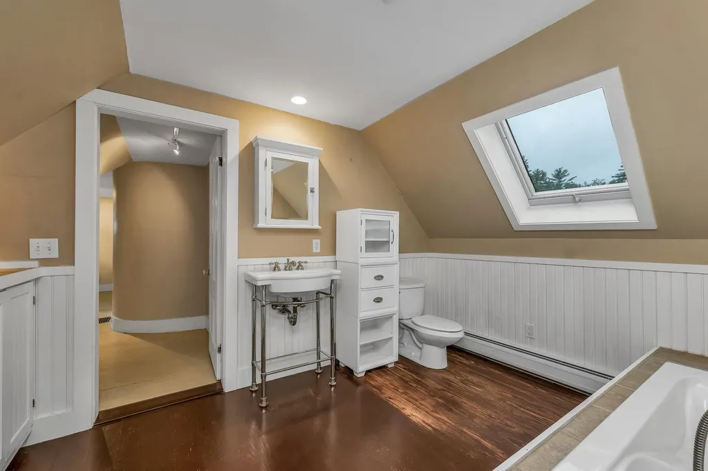 205 Wentworth Road Brookfield NH 03872