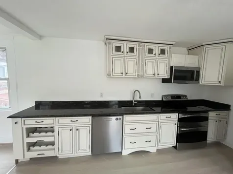 51 South Street Rollinsford NH 03869