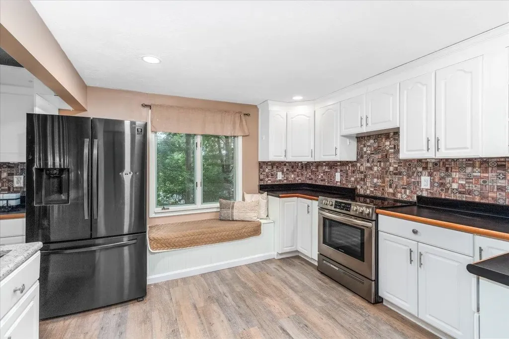 13 Fountain Lane Nashua NH 03062