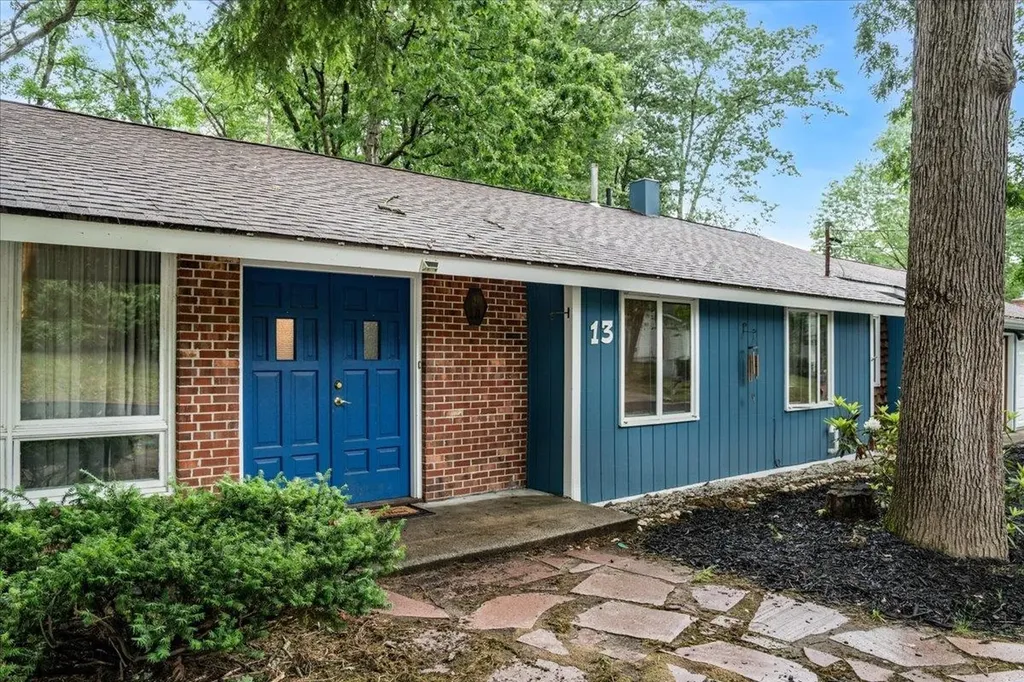 13 Fountain Lane Nashua NH 03062