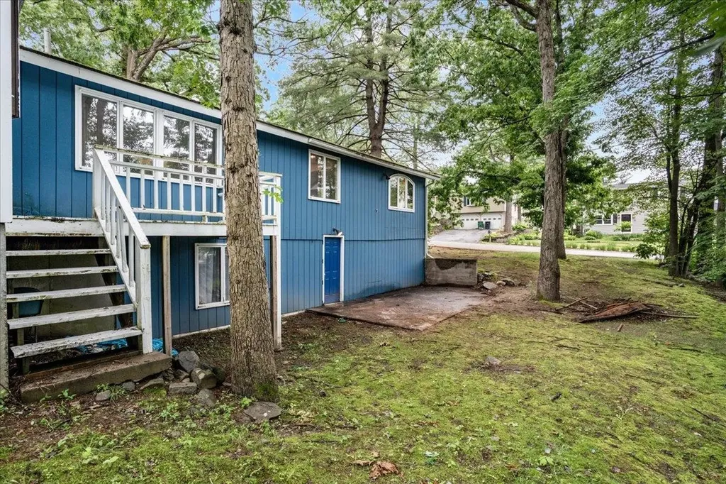 13 Fountain Lane Nashua NH 03062