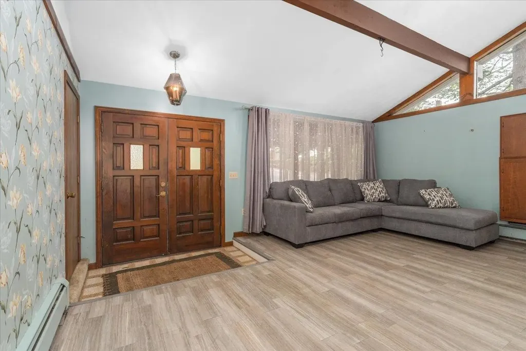 13 Fountain Lane Nashua NH 03062