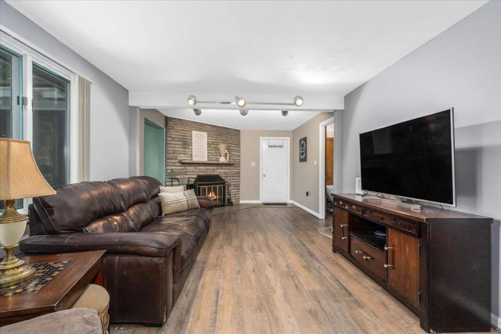 13 Fountain Lane Nashua NH 03062