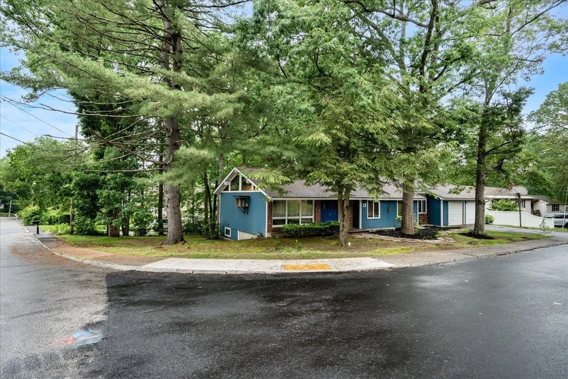 13 Fountain Lane Nashua NH 03062
