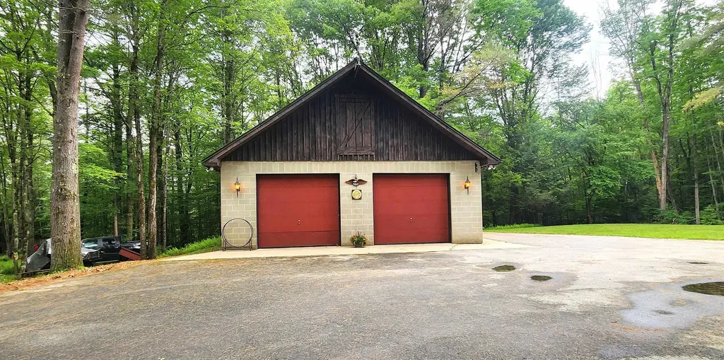 110 Oliver Hill Road Swanzey NH 03446