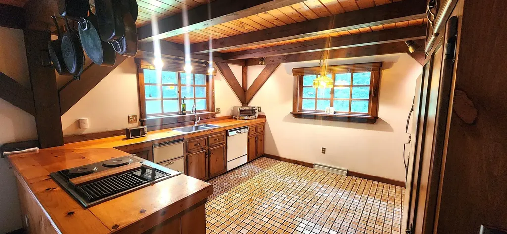 110 Oliver Hill Road Swanzey NH 03446