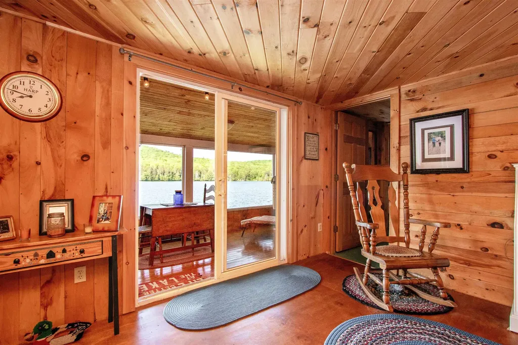 491 The Lane Peacham VT 05862