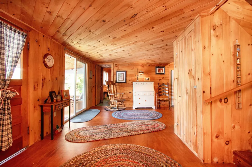 491 The Lane Peacham VT 05862