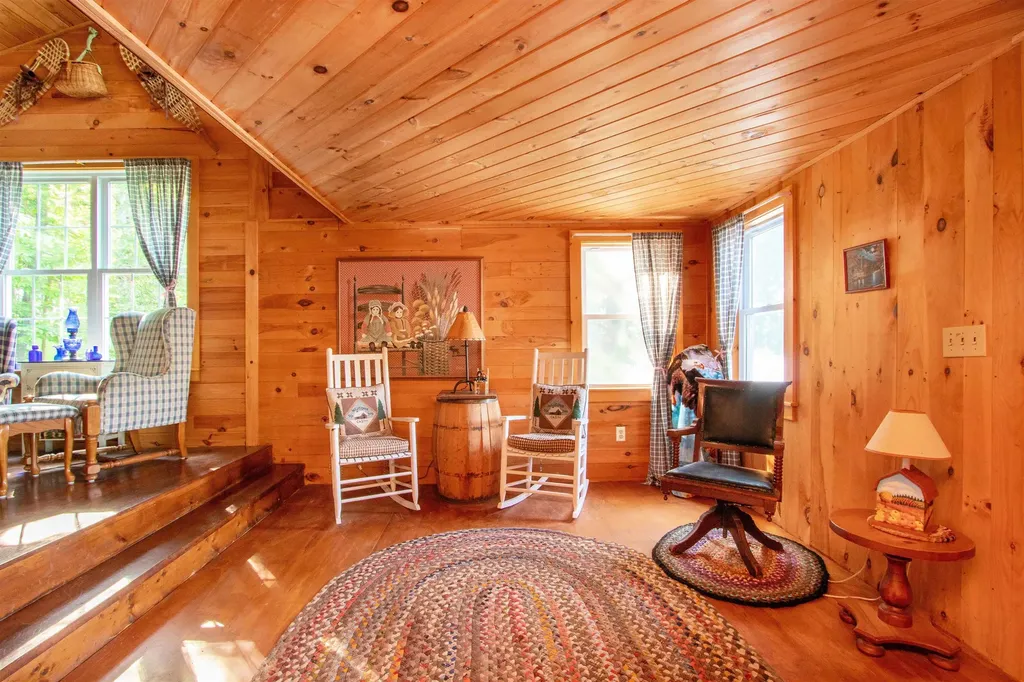 491 The Lane Peacham VT 05862