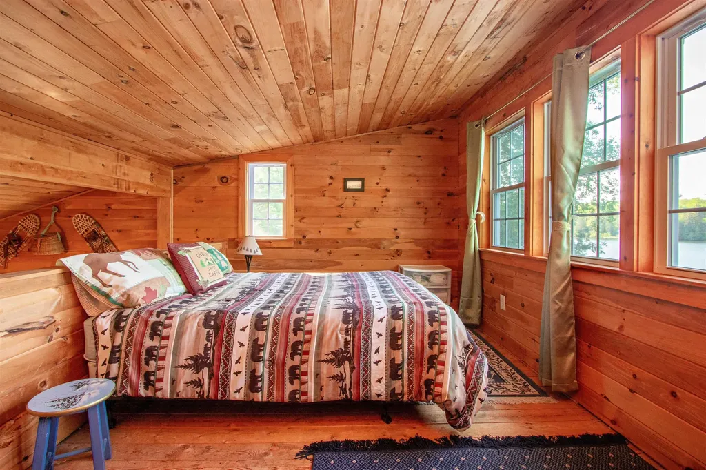 491 The Lane Peacham VT 05862