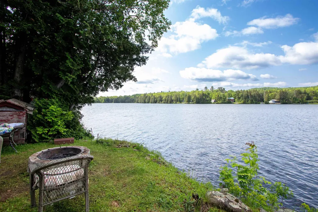 491 The Lane Peacham VT 05862