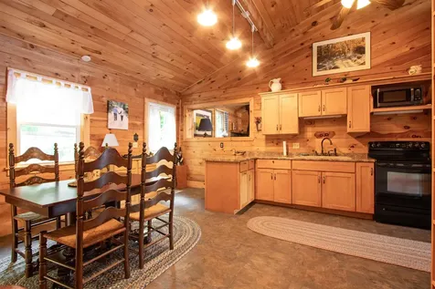 491 The Lane Peacham VT 05862