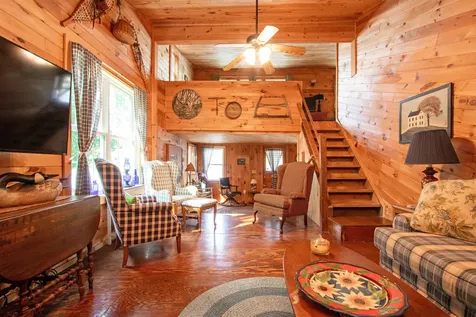 491 The Lane Peacham VT 05862