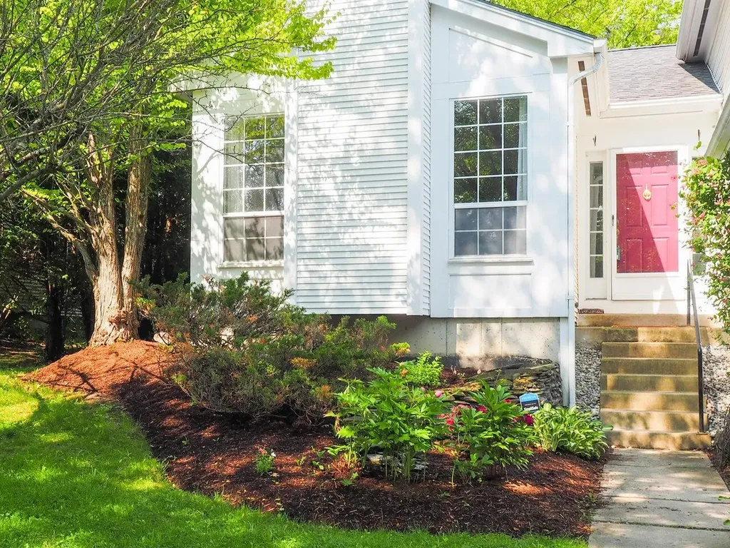 23 Iris Lane South Burlington VT 05403