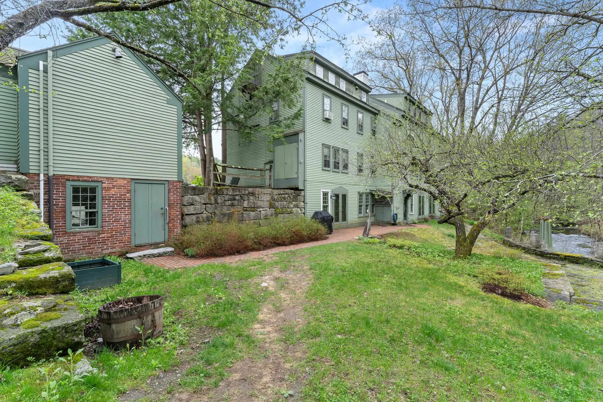 85 Dartmouth College Highway Lyme NH 03768