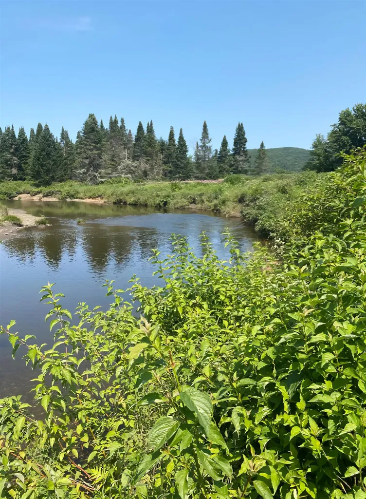 - Indian Stream Road Pittsburg NH 03592