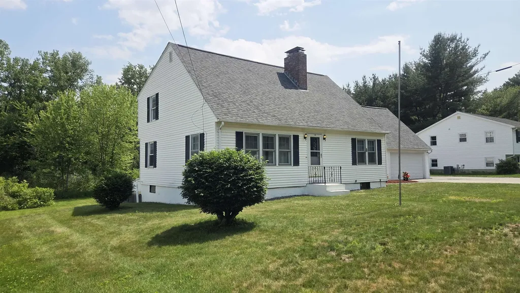12 New Searles Road Nashua NH 03062