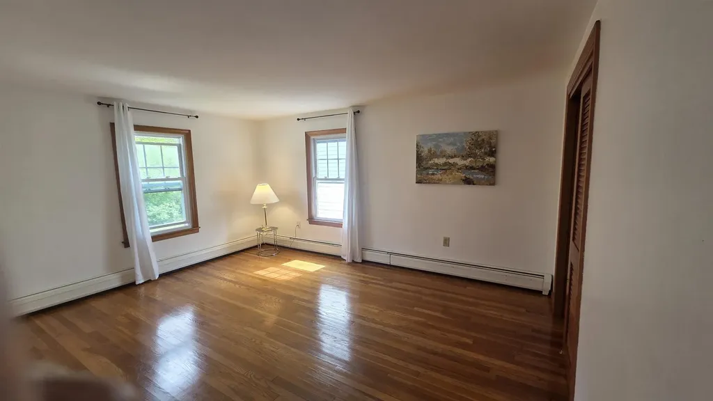 12 New Searles Road Nashua NH 03062