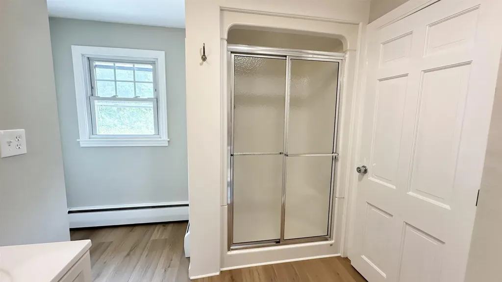 12 New Searles Road Nashua NH 03062