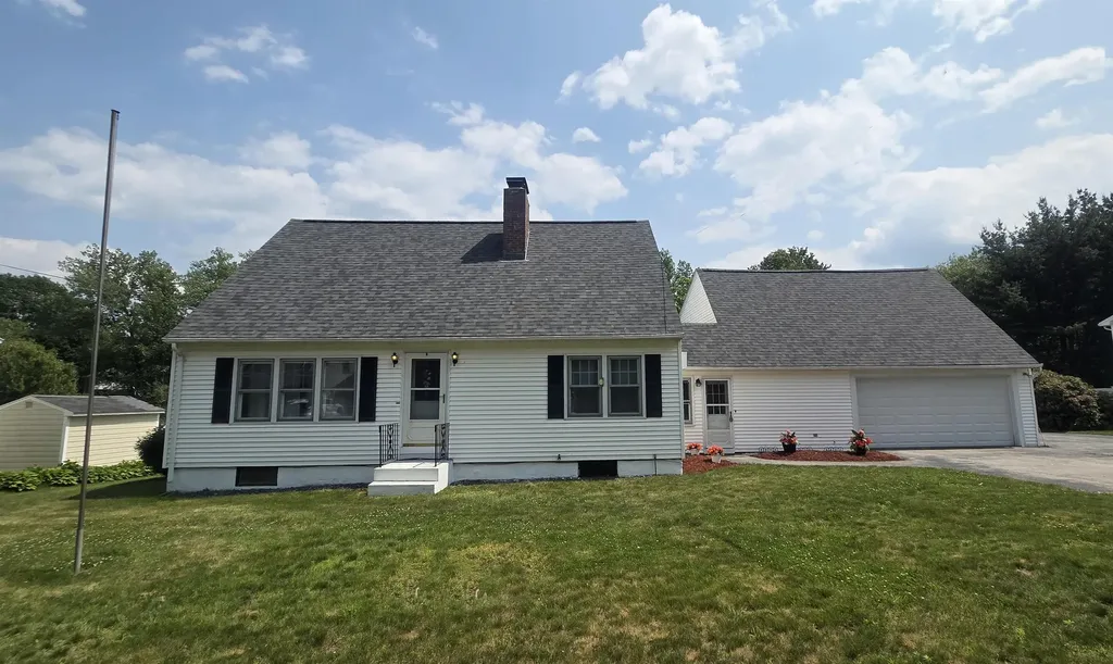 12 New Searles Road Nashua NH 03062